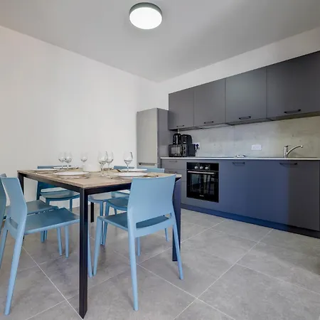 アパート Spacious And Refined 3 Bedroom Duplex Karp1-1
