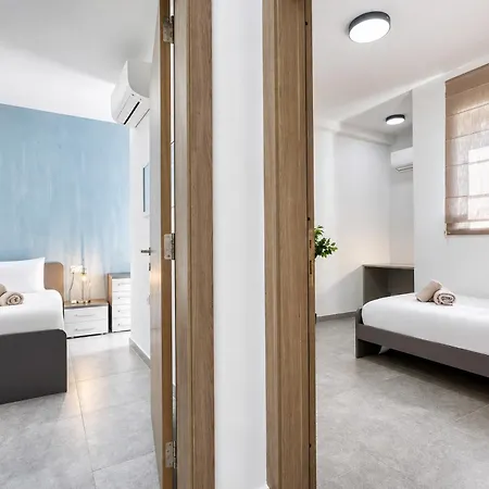 Spacious And Refined 3 Bedroom Duplex Karp1-1 アパート