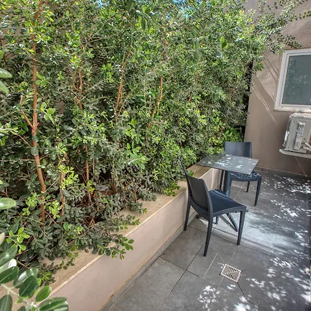 Spacious And Refined 3 Bedroom Duplex Karp1-1