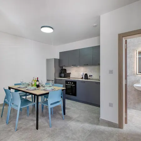 アパート Spacious And Refined 3 Bedroom Duplex Karp1-1 *