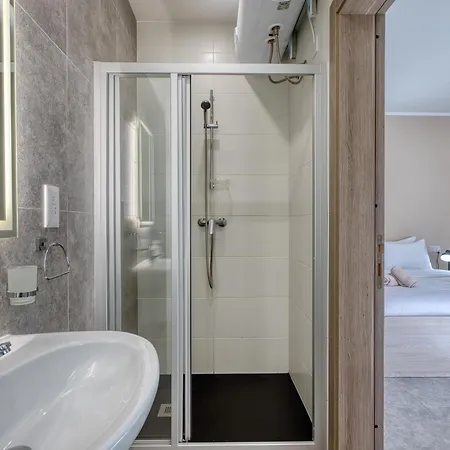 Spacious And Refined 3 Bedroom Duplex Karp1-1 アパート